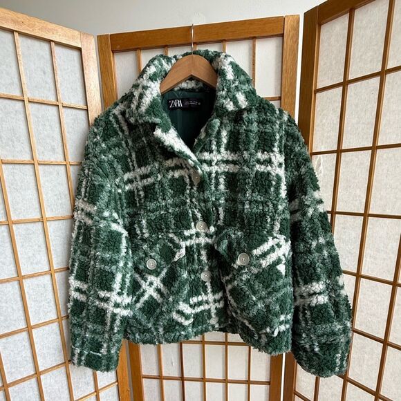 Zara Combination Plaid Fleece Button Front Jacket in Green/White | Small - Picture 2 of 10